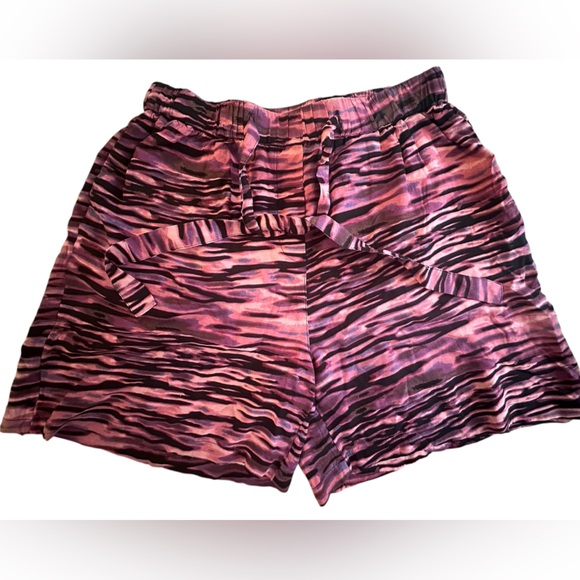 Noisy may Pants - Noisy May NWT Vibrant Pink and Black Short